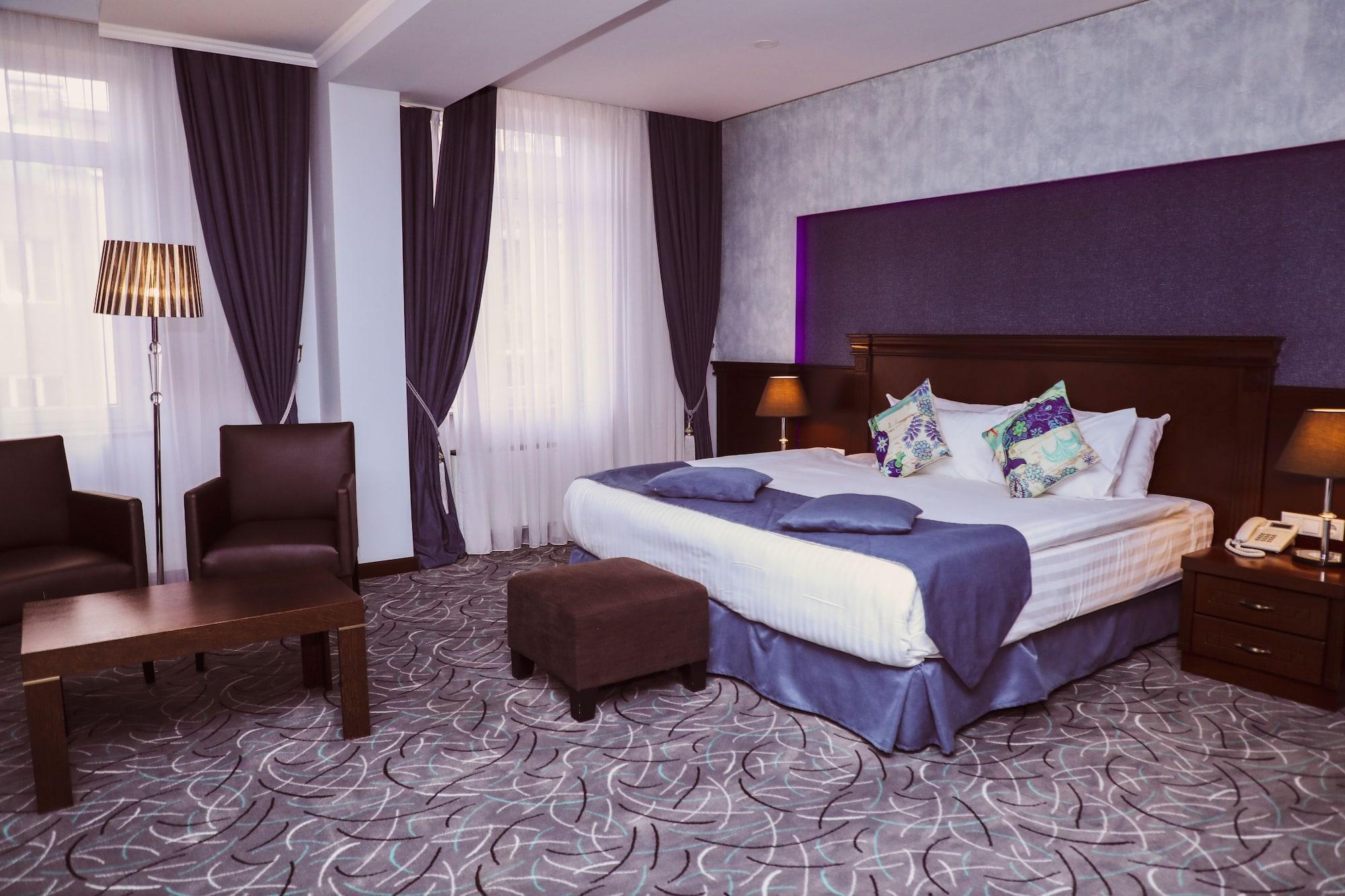 Central Hotel Yerevan Bagian luar foto