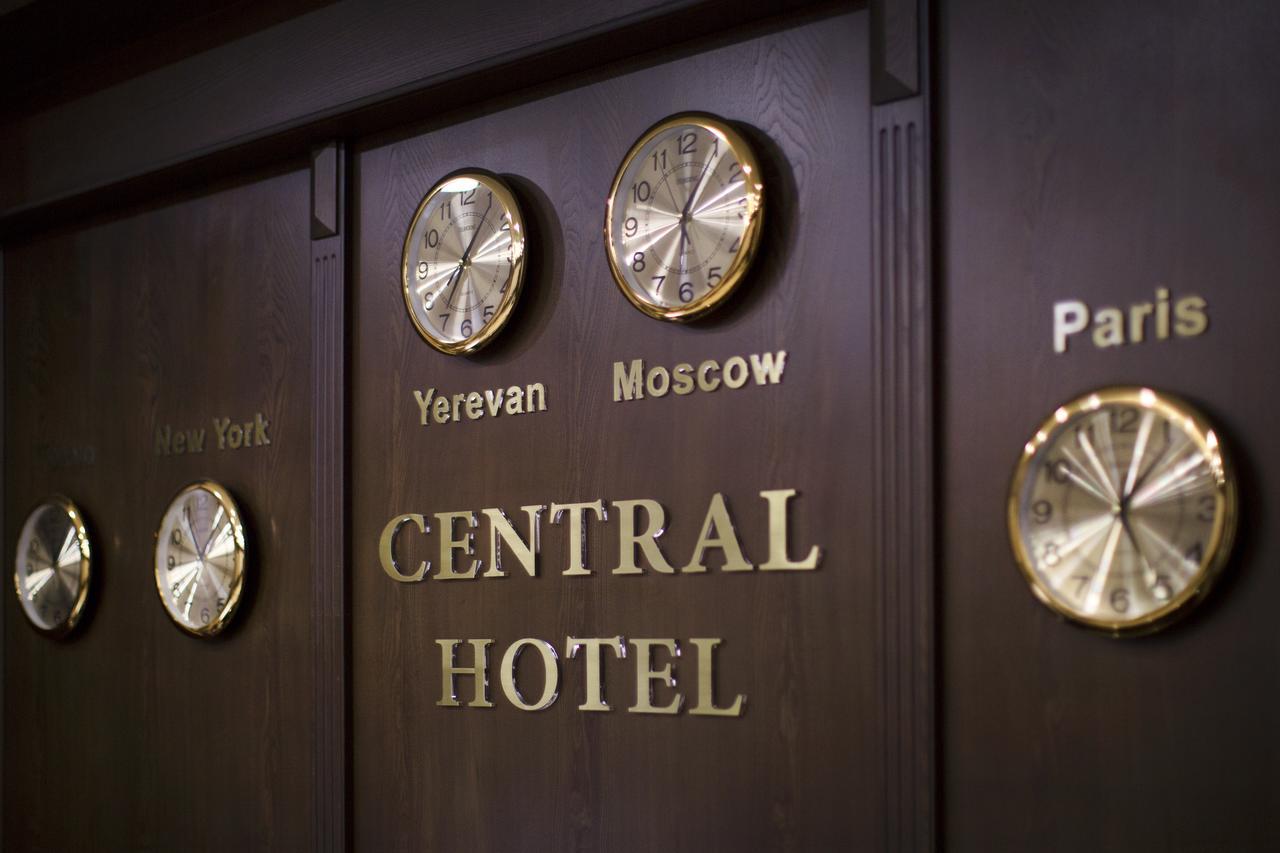 Central Hotel Yerevan Bagian luar foto