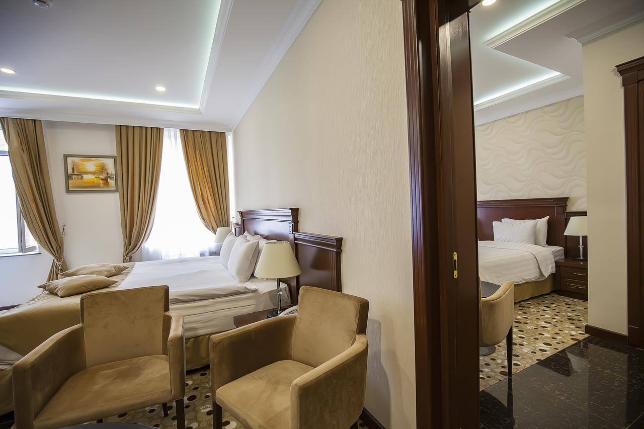 Central Hotel Yerevan Bagian luar foto